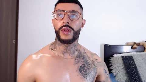 Snapshot of maximus_golden chatting on February 2025 01:15:01 AM Independent Model online show from February 2025 01:15:01 AM