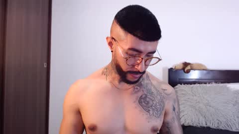 Snapshot of maximus_golden chatting on February 2025 03:01:02 AM Independent Model online show from February 2025 03:01:02 AM