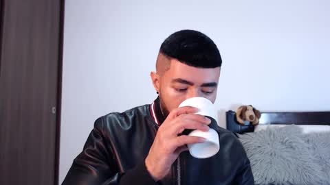 Snapshot of maximus_golden chatting on February 2025 09:05:02 PM Independent Model online show from February 2025 09:05:02 PM