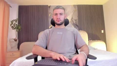 Snapshot of maximusclark1_ chatting on May 2026 12:10:01 PM Maximus online show from May 2026 12:10:01 PM