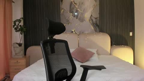 Snapshot of maximusclark1_ chatting on May 2026 12:11:02 PM Maximus online show from May 2026 12:11:02 PM