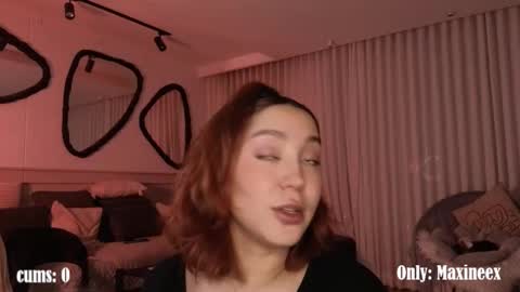 Snapshot of maxine_8 chatting on March 2026 11:42:01 PM Maxine online show from March 2026 11:42:01 PM