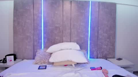 Maxi Rogers online show from February 2025 10:50:01 PM