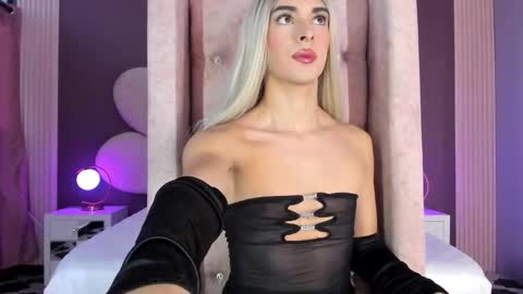 Maxi Rogers online show from March 2026 11:26:02 AM