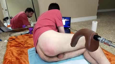 Snapshot of maxjr8008 chatting on December 2024 09:33:02 AM maxjr8008 online show from December 2024 09:33:02 AM