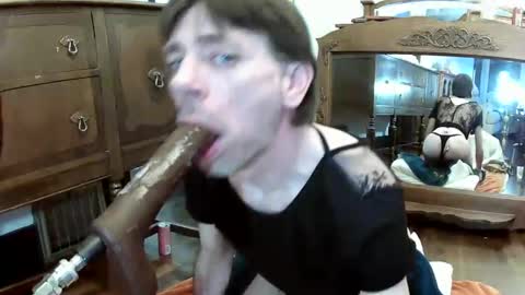 Snapshot of maxjr8008 chatting on October 2025 08:17:01 PM maxjr8008 online show from October 2025 08:17:01 PM