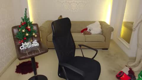 MaxKaiden online show from December 2025 05:24:02 AM