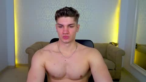 Snapshot of maxkaiden chatting on April 2026 04:37:02 AM MaxKaiden online show from April 2026 04:37:02 AM