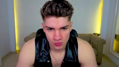 Snapshot of maxkaiden chatting on April 2026 06:16:01 AM MaxKaiden online show from April 2026 06:16:01 AM