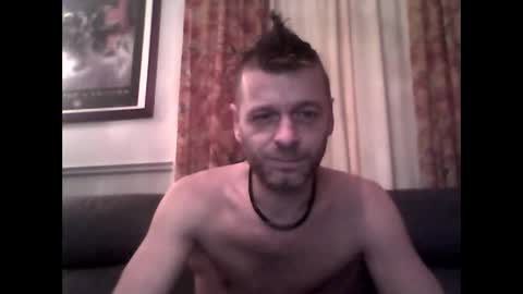 Snapshot of maxthewolf chatting on November 2025 11:04:02 PM MaxTheWolf online show from November 2025 11:04:02 PM