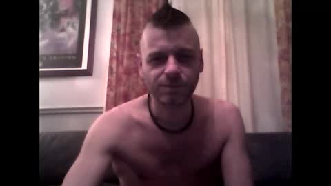 Snapshot of maxthewolf chatting on November 2025 09:39:01 PM MaxTheWolf online show from November 2025 09:39:01 PM