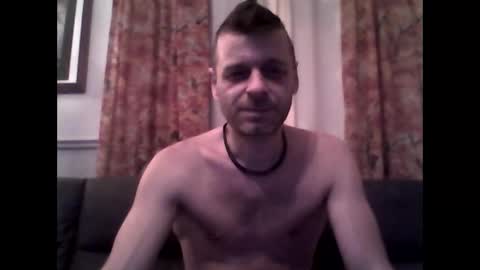 Snapshot of maxthewolf chatting on December 2025 09:19:02 PM MaxTheWolf online show from December 2025 09:19:02 PM