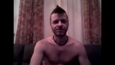 Snapshot of maxthewolf chatting on December 2025 01:13:01 AM MaxTheWolf online show from December 2025 01:13:01 AM