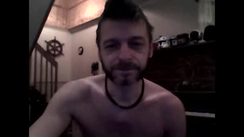 Snapshot of maxthewolf chatting on January 2026 11:36:02 AM MaxTheWolf online show from January 2026 11:36:02 AM