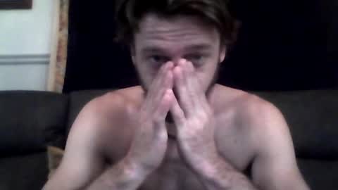 Snapshot of maxthewolf chatting on June 2026 11:35:01 AM MaxTheWolf online show from June 2026 11:35:01 AM