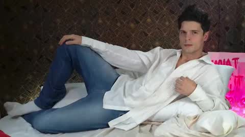 Max online show from September 2025 05:52:02 AM