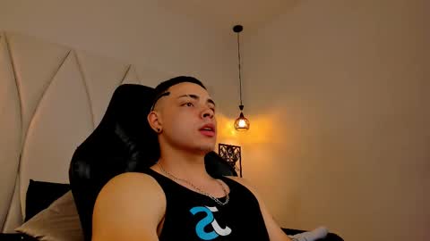 MAX online show from February 2025 12:40:01 AM