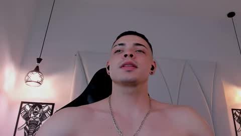 MAX online show from February 2025 11:21:02 PM