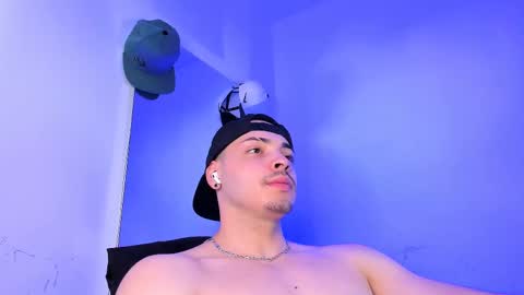 MAX online show from September 2025 10:22:02 PM