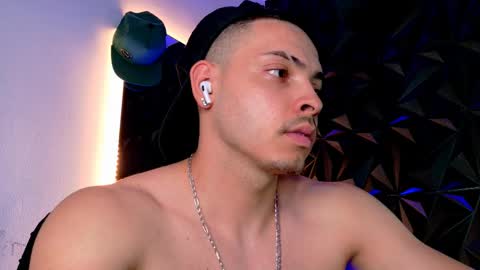 MAX online show from October 2025 04:33:01 AM