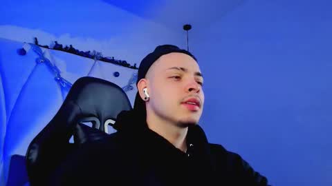 MAX online show from December 2025 12:03:02 PM