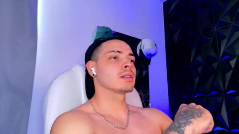 MAX online show from December 2025 07:53:02 PM