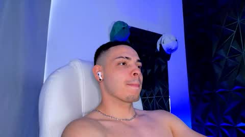 MAX online show from December 2025 07:18:01 PM