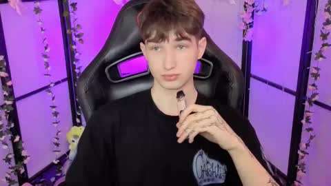 Max online show from November 2025 12:38:01 PM