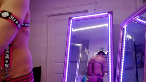 Maxxxbates online show from April 2026 02:42:01 AM