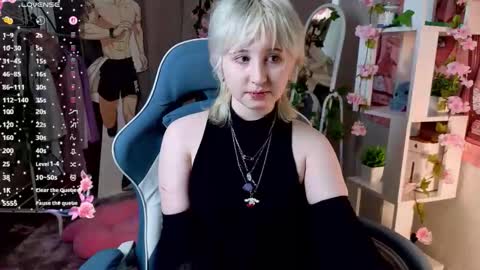 Snapshot of may_leaf chatting on February 2026 03:25:02 AM Mary online show from February 2026 03:25:02 AM