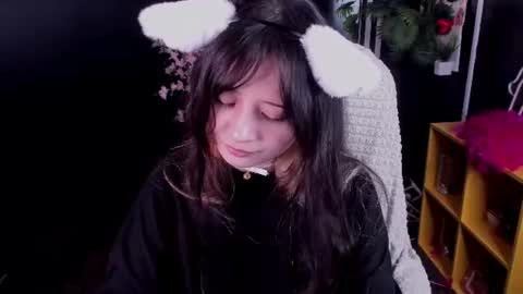 Snapshot of may_lings chatting on June 2026 11:36:02 AM may_lings online show from June 2026 11:36:02 AM