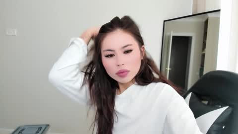 Snapshot of may_mia chatting on October 2025 04:29:02 AM Mia online show from October 2025 04:29:02 AM