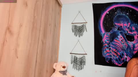 Snapshot of maya__fox chatting on February 2025 09:36:01 PM OF mayitta19 online show from February 2025 09:36:01 PM