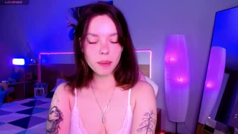 Snapshot of maya_hansen chatting on July 2026 02:40:02 AM MAYA online show from July 2026 02:40:02 AM