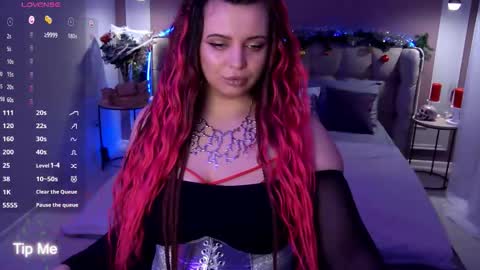 Maya Mils online show from December 2025 01:02:02 AM