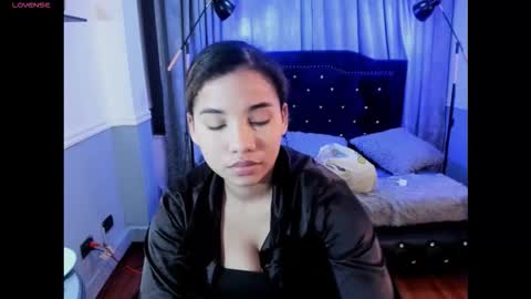 Maya online show from November 2025 02:22:02 AM