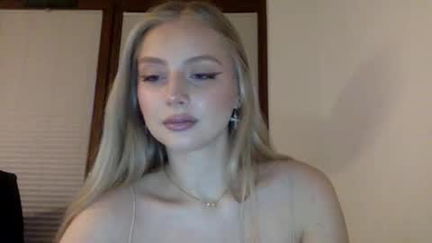 mayaflirt online show from March 2026 04:57:02 PM