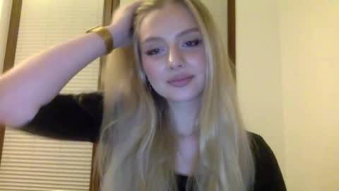 Snapshot of mayaflirt chatting on May 2026 08:28:02 PM mayaflirt online show from May 2026 08:28:02 PM