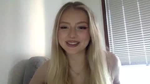 Snapshot of mayaflirt chatting on June 2026 05:15:01 PM mayaflirt online show from June 2026 05:15:01 PM