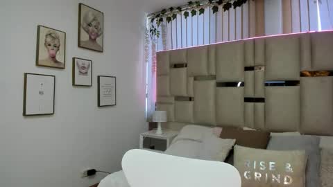 Mayajhons online show from February 2026 12:37:02 PM