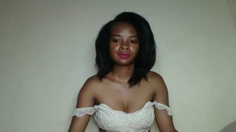 mayalabelle online show from December 2025 02:49:01 AM