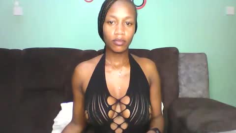 Snapshot of mayasmiley_ chatting on April 2026 06:33:01 AM prettydoll online show from April 2026 06:33:01 AM
