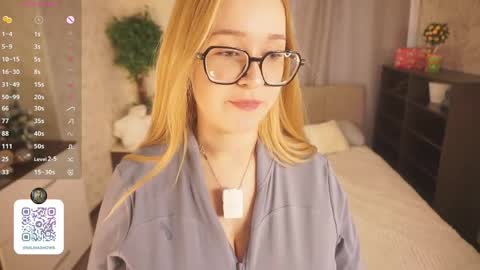 Snapshot of maybellebyone chatting on May 2026 03:50:01 PM Milina online show from May 2026 03:50:01 PM