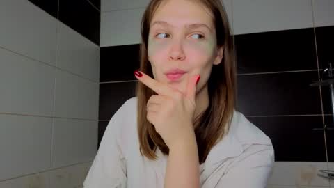 Snapshot of maygoodsell chatting on October 2025 07:47:02 PM Ann online show from October 2025 07:47:02 PM