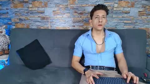 Maykol victoria1624 online show from November 2025 07:07:01 AM