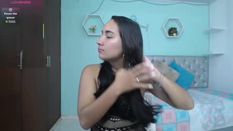 Maylin  online show from November 2025 06:51:01 PM