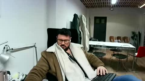 maythe4bwu online show from December 2024 04:09:02 PM