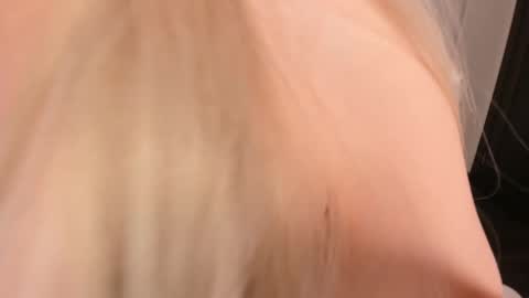  Mila  online show from December 2025 05:14:01 AM