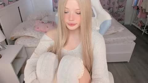 Snapshot of mayya_cuute chatting on April 2026 07:22:02 AM Mila online show from April 2026 07:22:02 AM