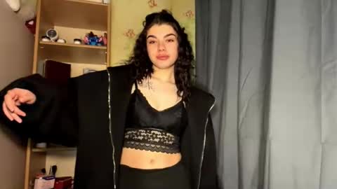 Adel online show from December 2025 05:31:02 PM